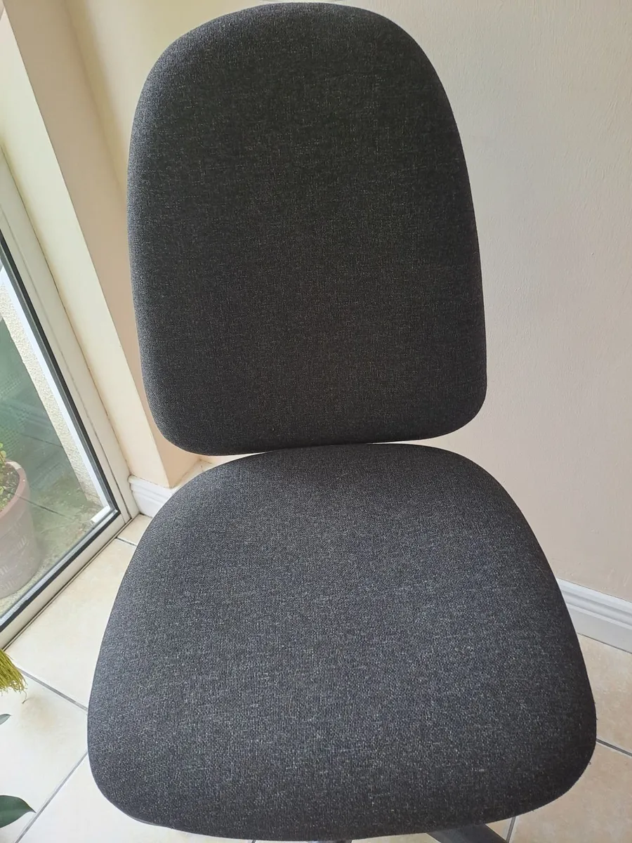 Office chair - Image 3