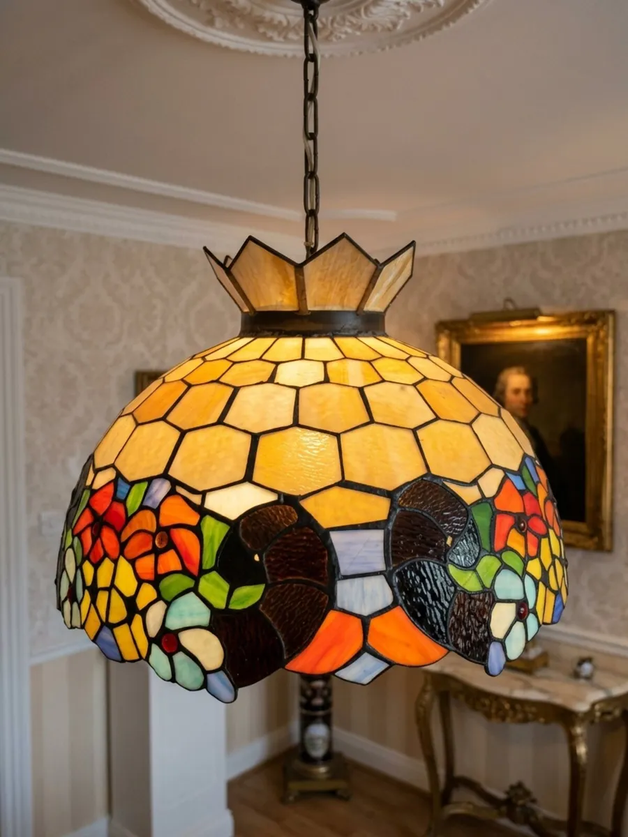 Very large Tiffany ceiling light - Image 1