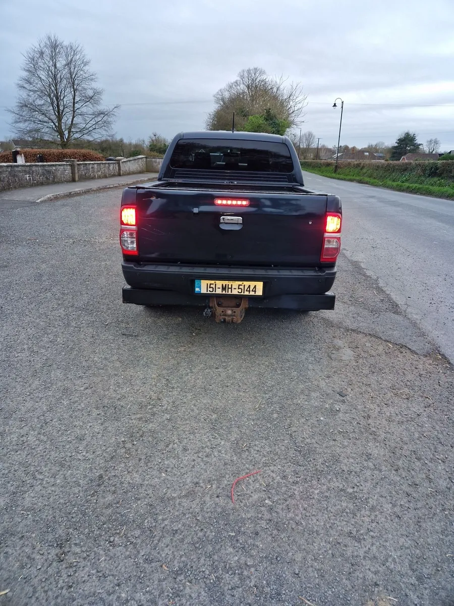 Toyota Hilux 2015 - Image 2