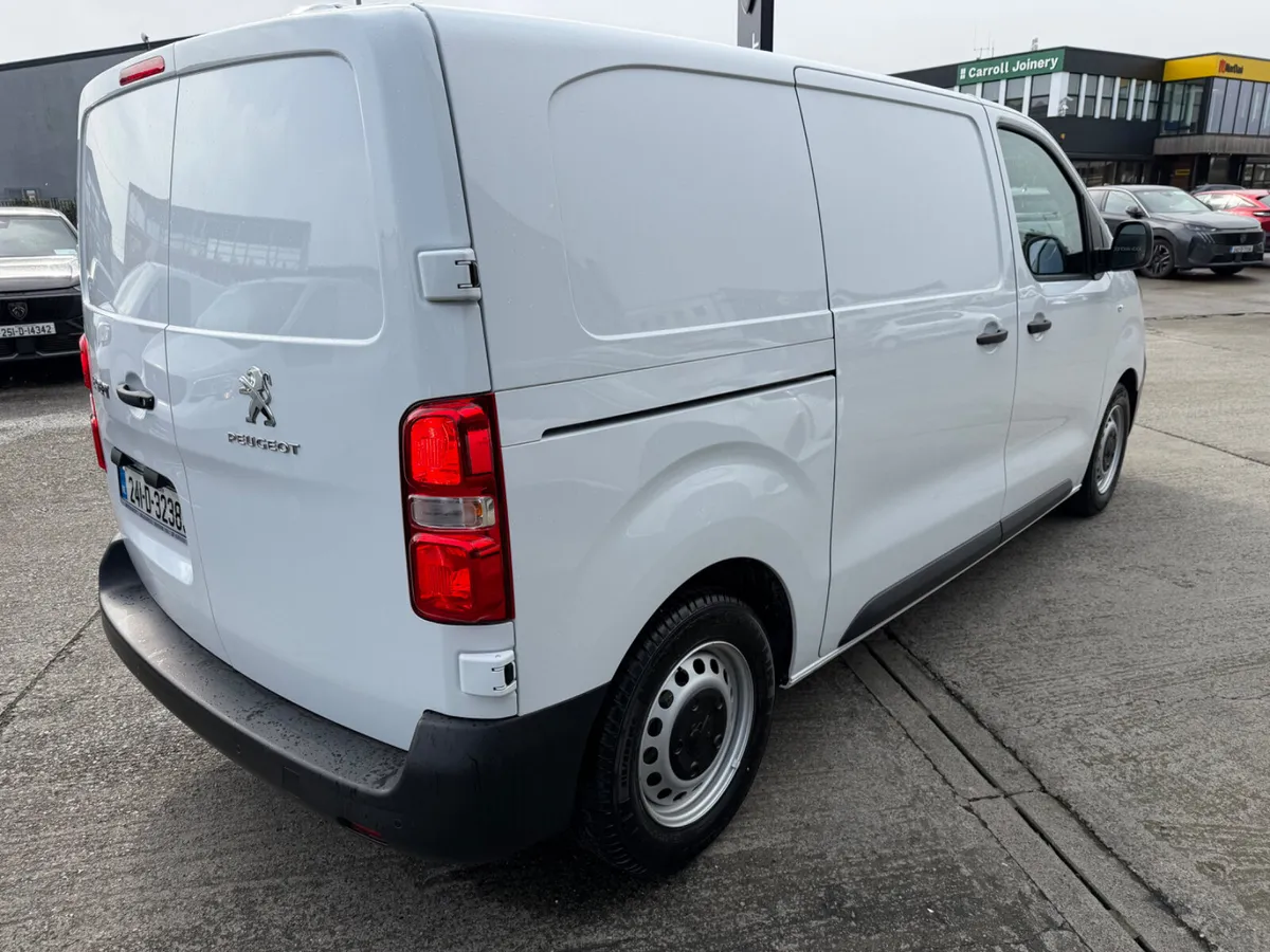 2024 Peugeot Expert Professional zero km - Image 2