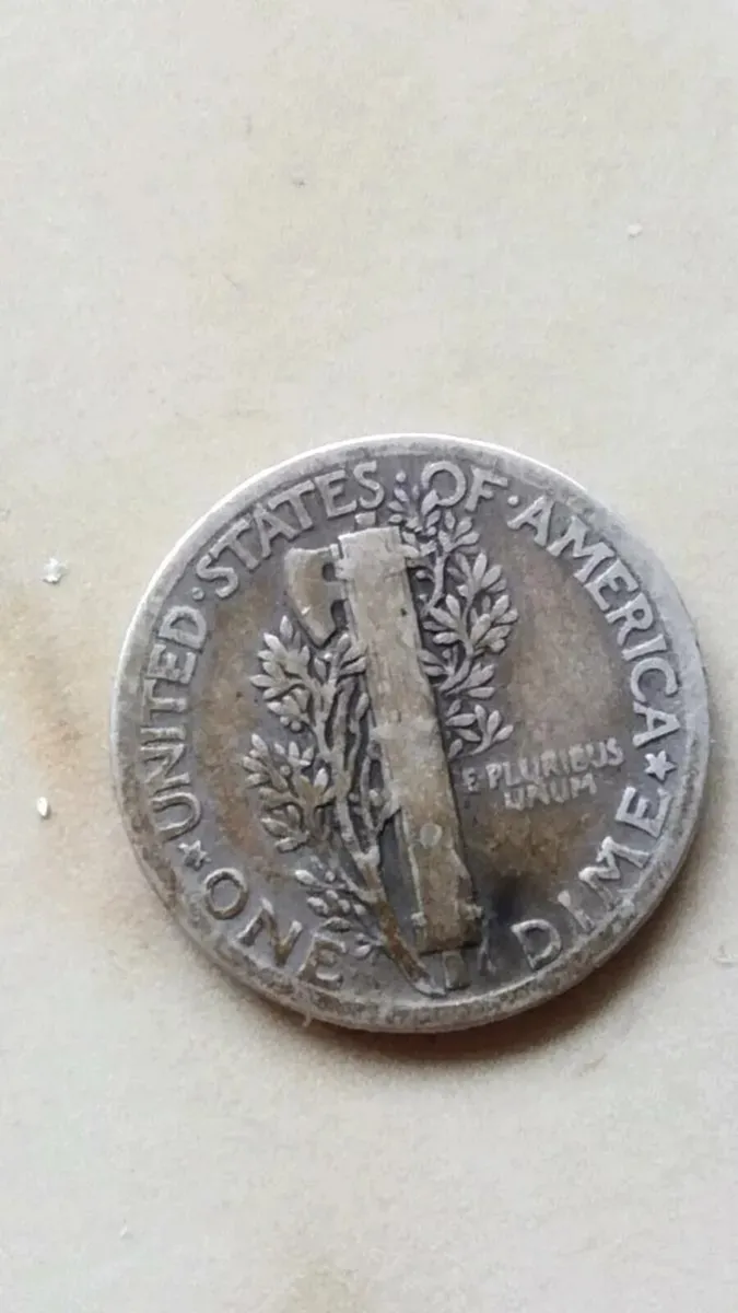 1928 silver Liberty Dime - Image 1