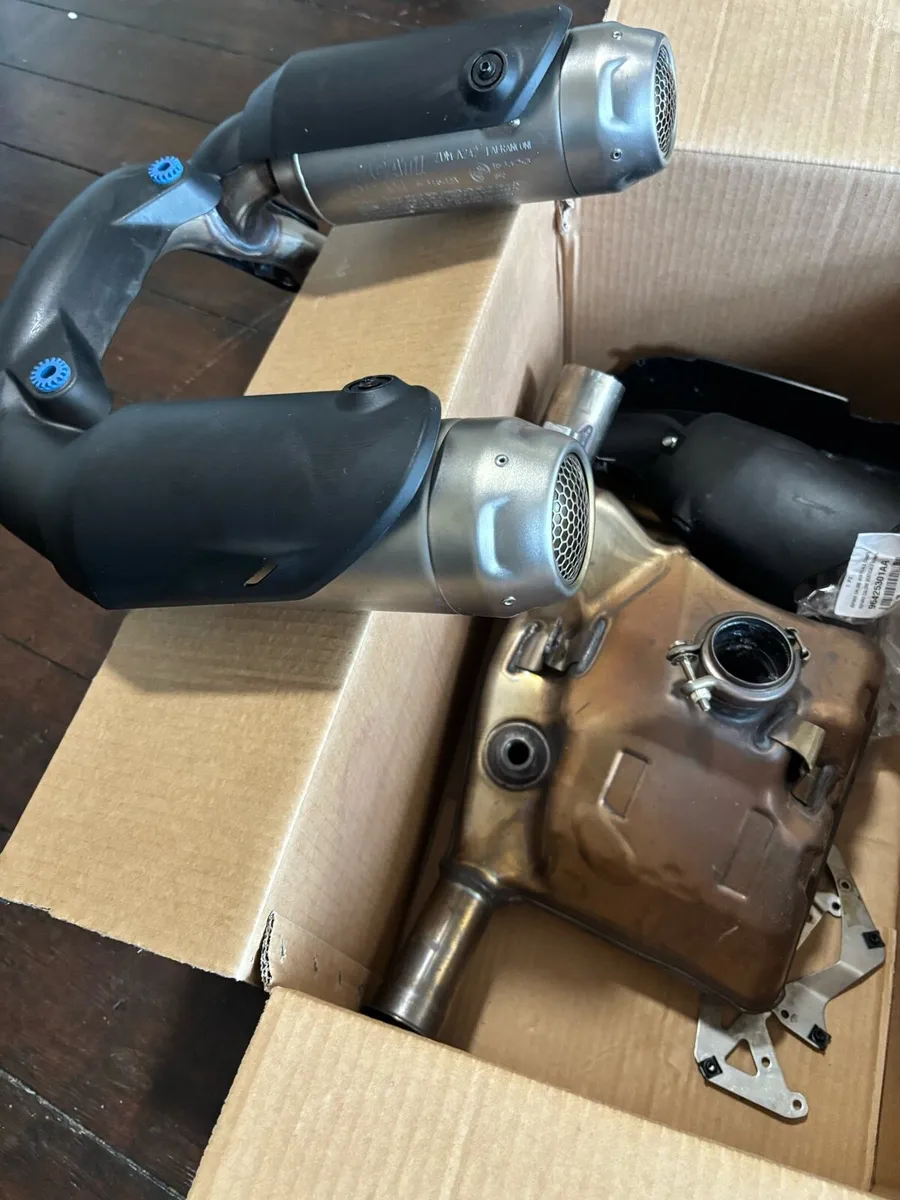 Full orginal exhaust system Ducati Panigiale 2025 - Image 2