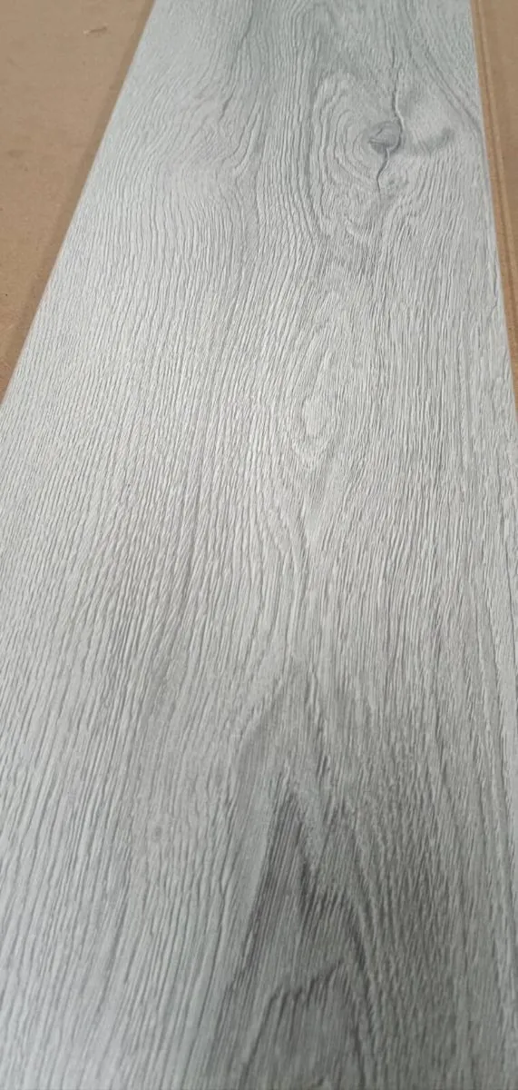 *NEW* 8MM LAMINATE FLOORING ☄️ - Image 3