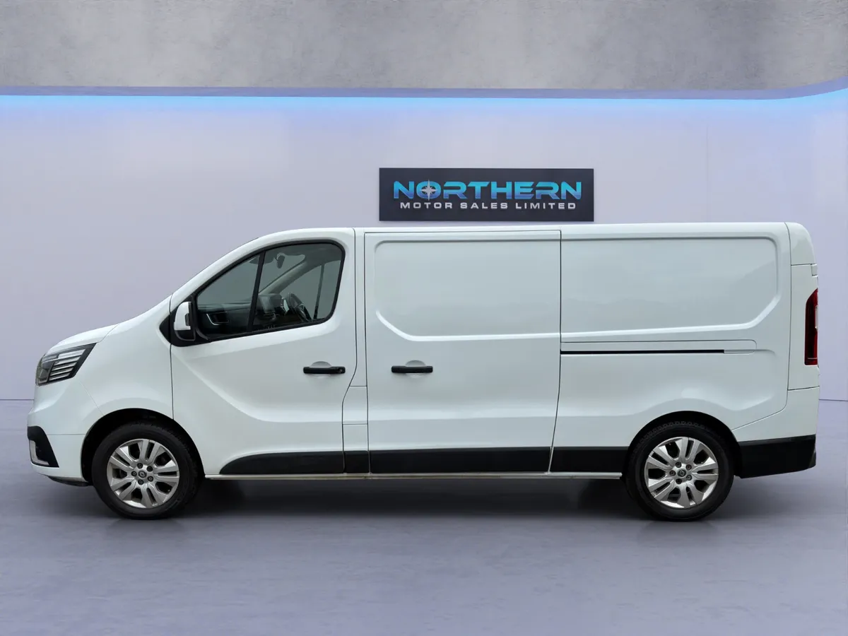 2022 Renault Trafic Sport LWB - Image 4