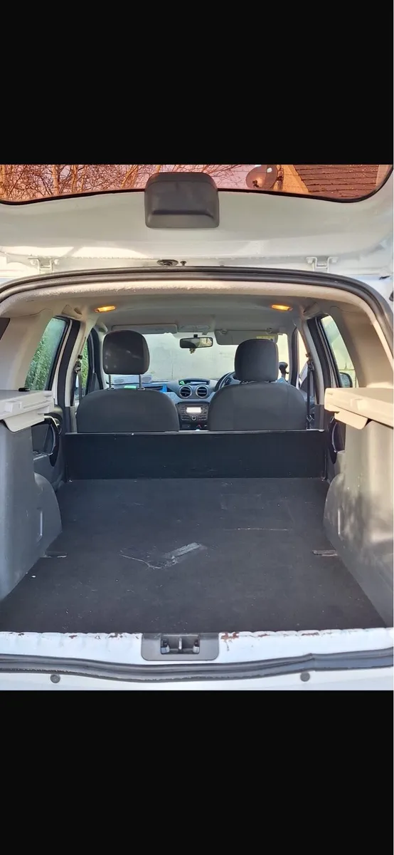 Commercial* Dacia duster 2014 - Image 2