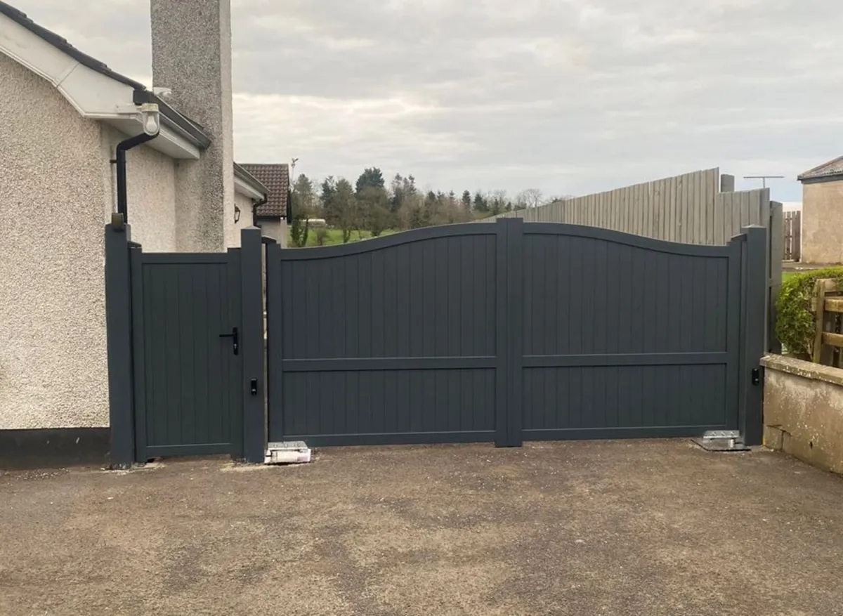 Aluminium Driveway House Entrance Gates - Image 1