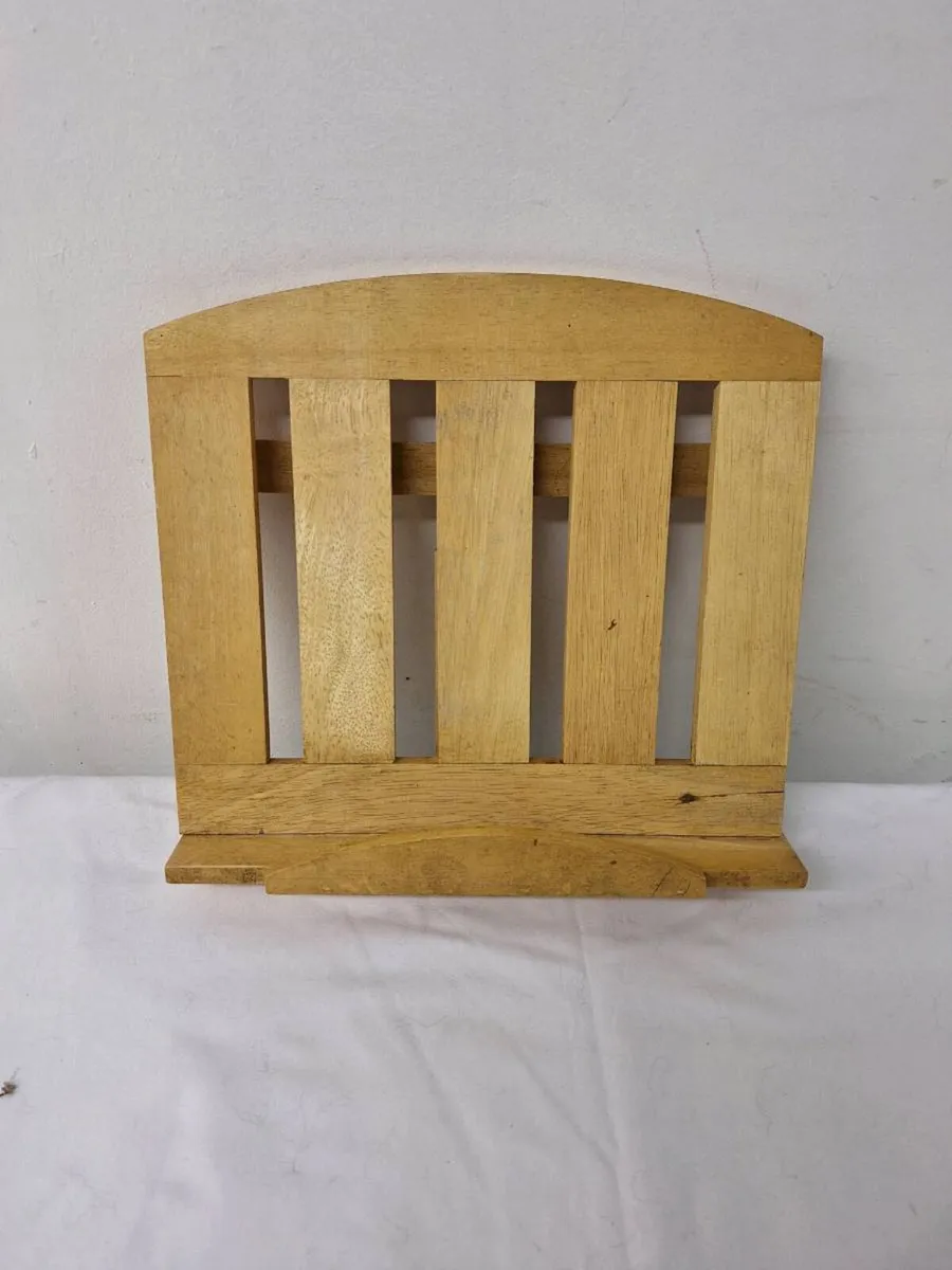 Wooden book stand - Image 2
