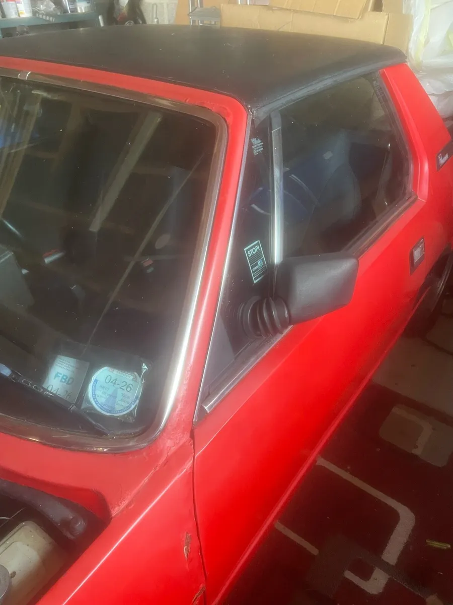 Vintage car - Image 2