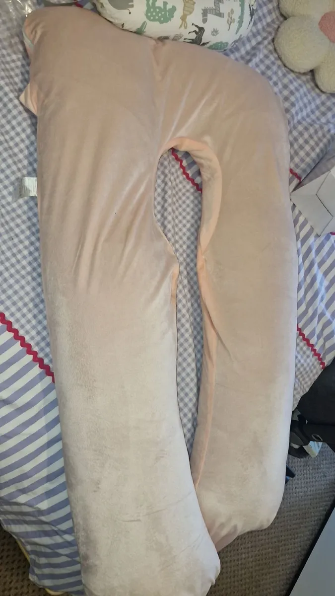 Pregnancy pillow
