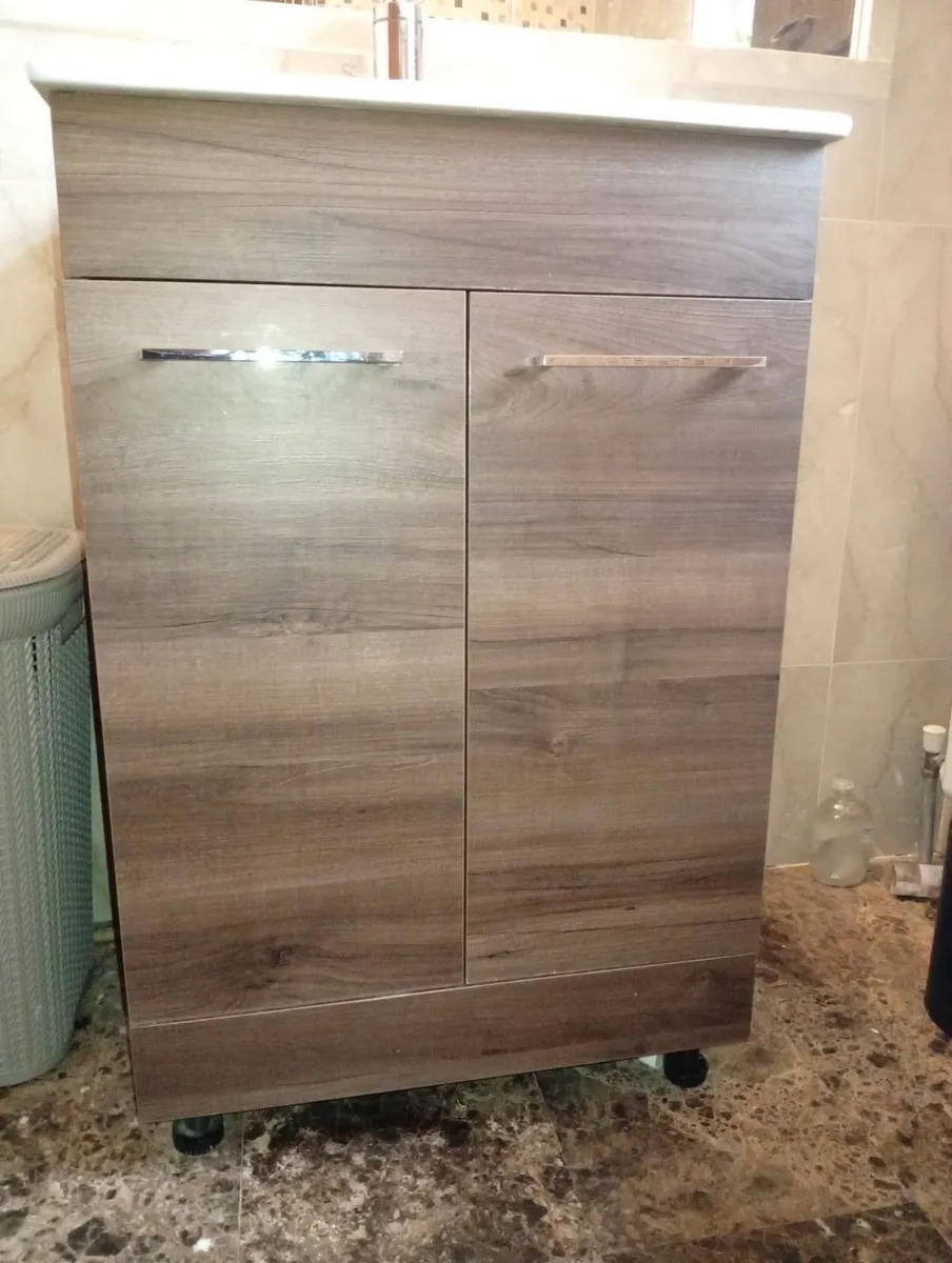 Bathroom vanity & sink - Image 2