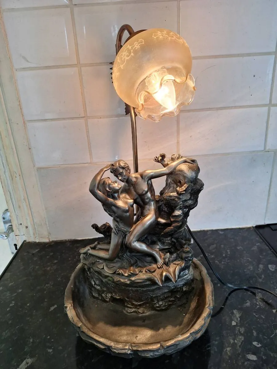 Heavy metal table lamp - Image 1