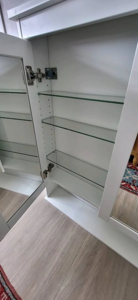 Hemnes bathroom cabinet - Image 2