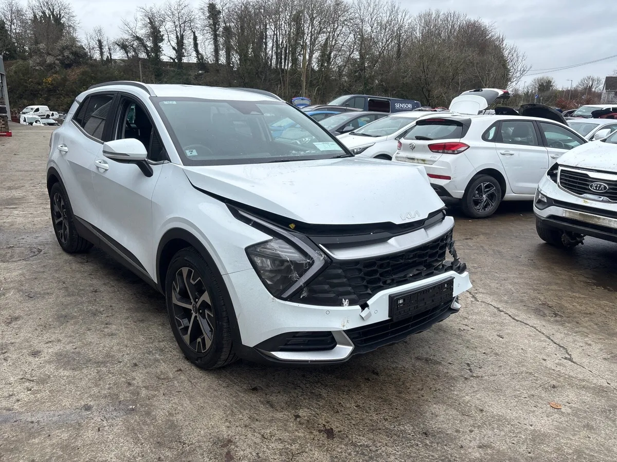 2023 Kia sportage 1.6d for breaking - Image 1