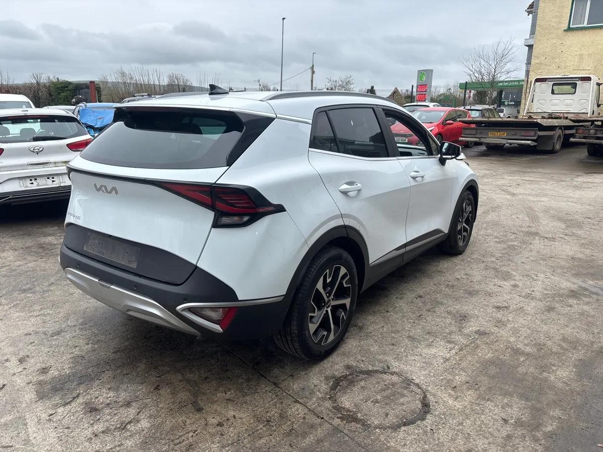 2023 Kia sportage 1.6d for breaking - Image 4
