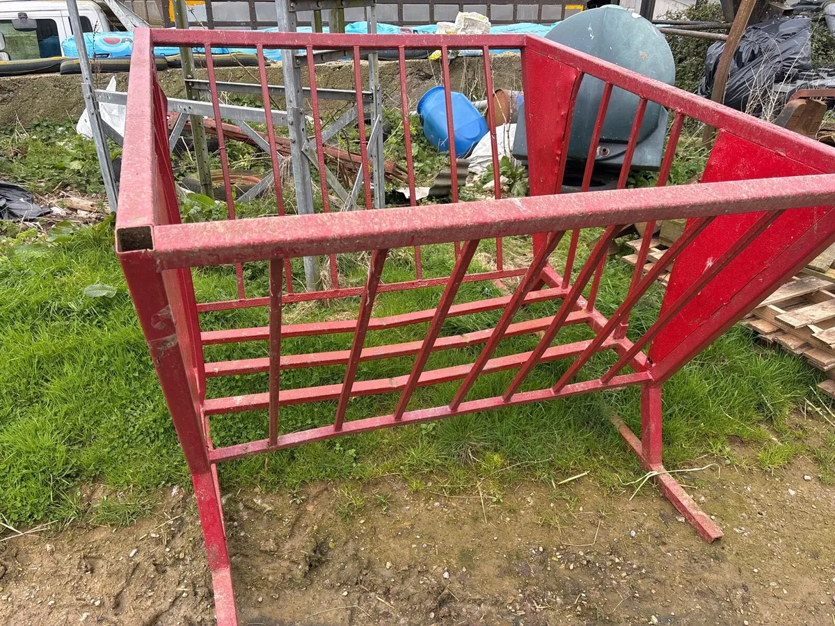 Hay rack