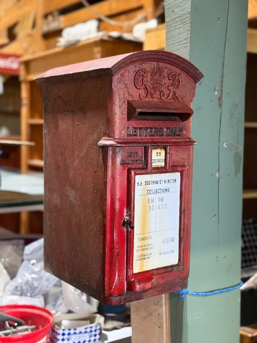 G.R. Post box Original. - Image 2