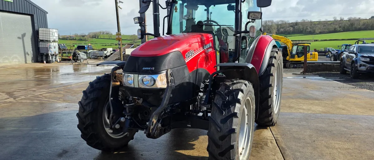 2017 Case Farmall 105C 4WD - MINT - Image 2