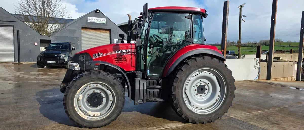 2017 Case Farmall 105C 4WD - MINT - Image 3