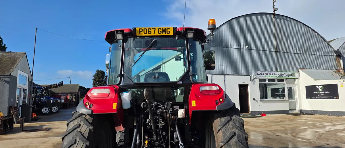 2017 Case Farmall 105C 4WD - MINT - Image 4