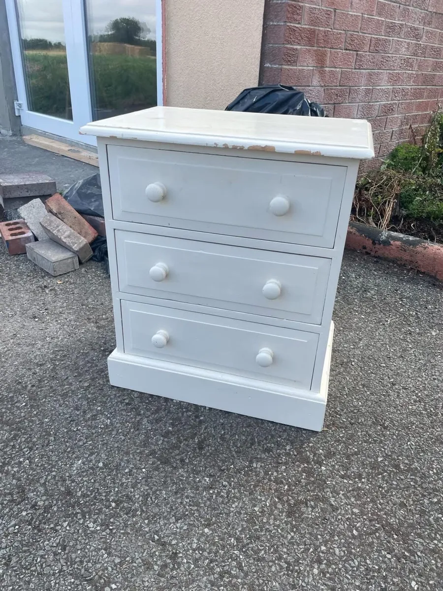 White locker / chest of drawers - Image 1
