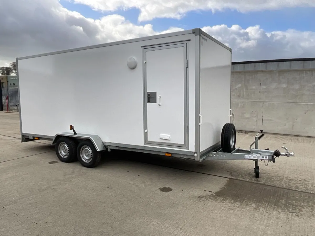 TWIN AXLE MOBILE BARBER STUDIO BOX TRAILER - Image 1