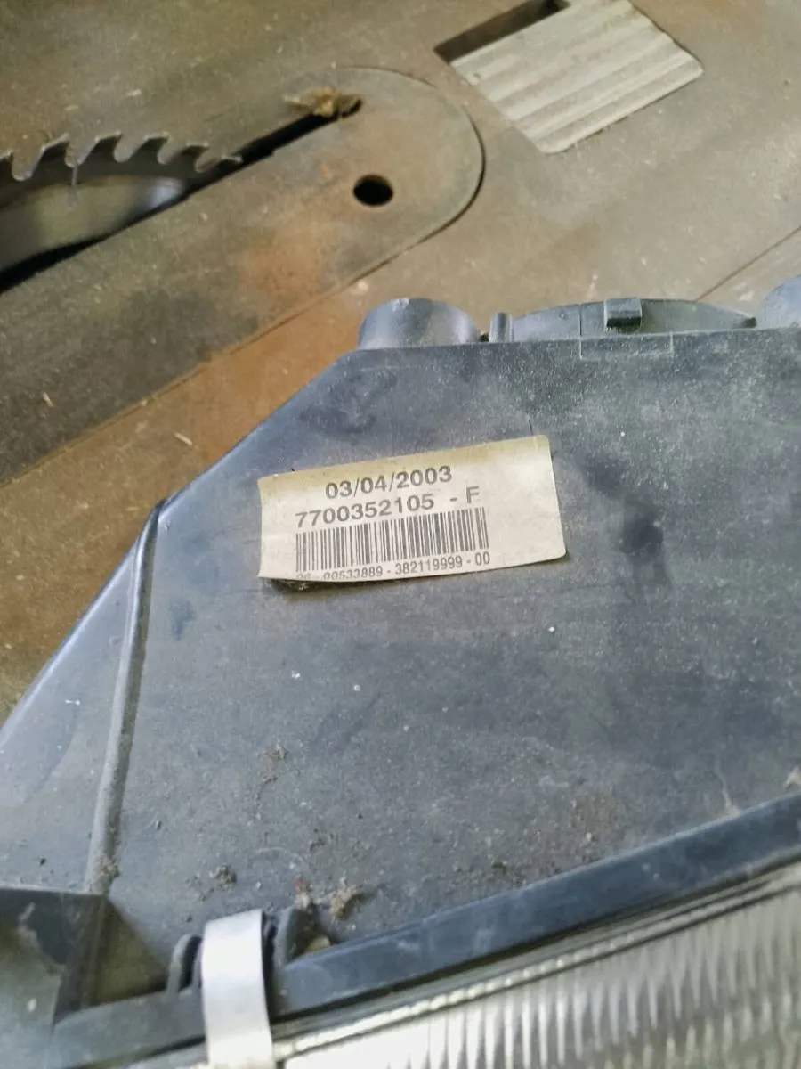 2000 renault master headlights . Left and right - Image 2