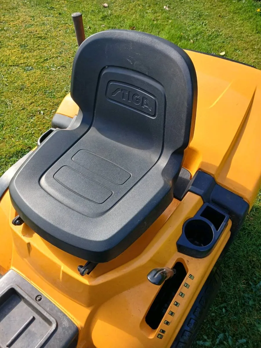 Stiga hydrostatic Briggs engine - Image 4