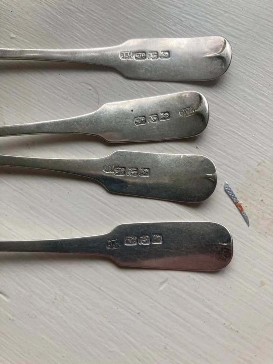 4 excellent condition Irish silver teaspoons 5 and 1/4 inches long weighing 65 grams. Made by Joseph Henzell in 1807 in Dublin. - Image 1