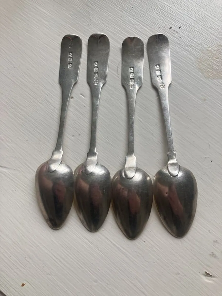 4 excellent condition Irish silver teaspoons 5 and 1/4 inches long weighing 65 grams. Made by Joseph Henzell in 1807 in Dublin. - Image 2