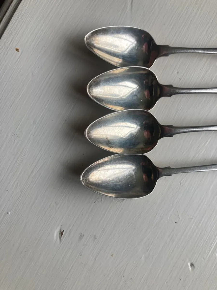 4 excellent condition Irish silver teaspoons 5 and 1/4 inches long weighing 65 grams. Made by Joseph Henzell in 1807 in Dublin. - Image 4