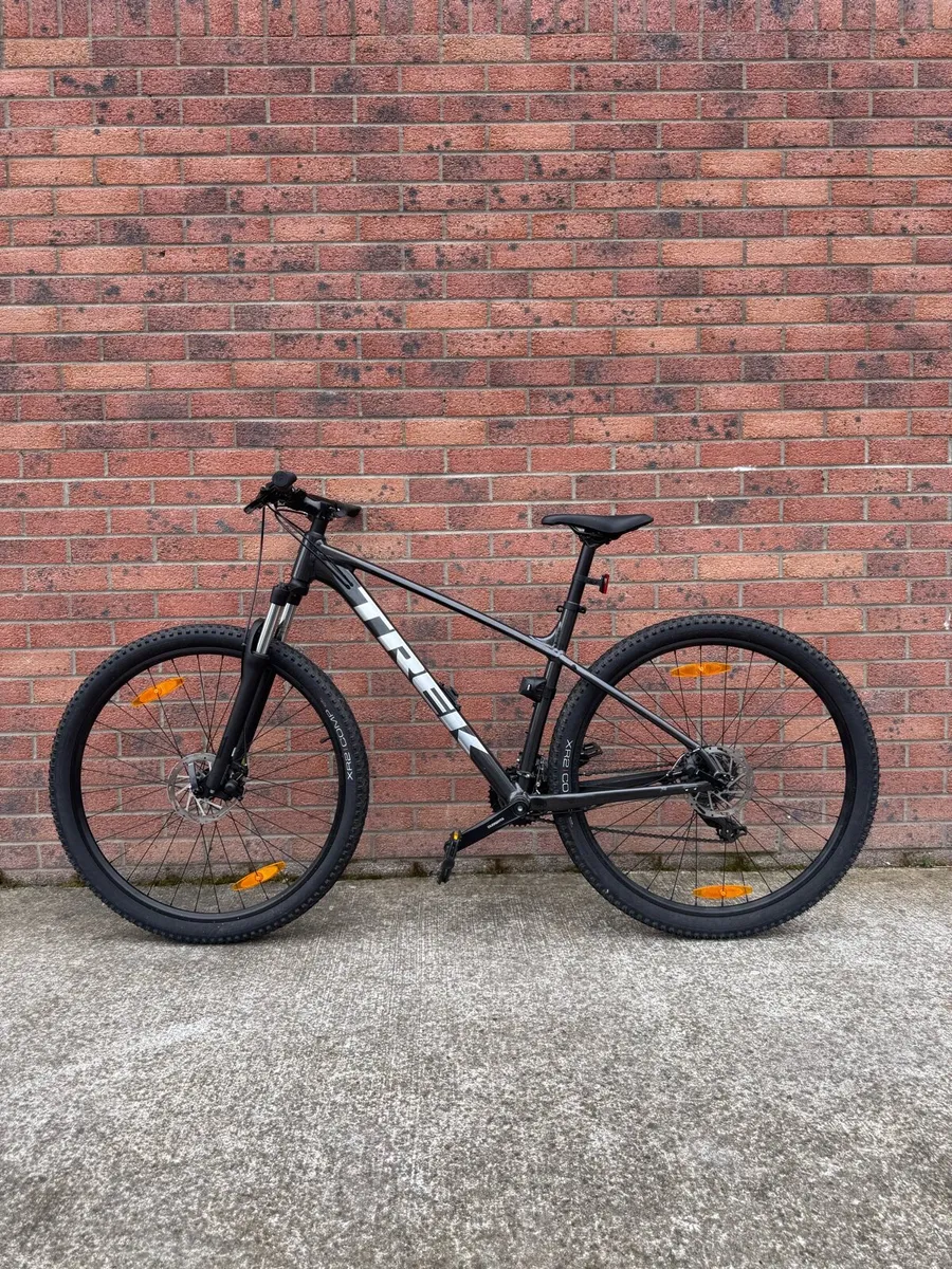 Trek Marlin 4 29” MTB - Image 1