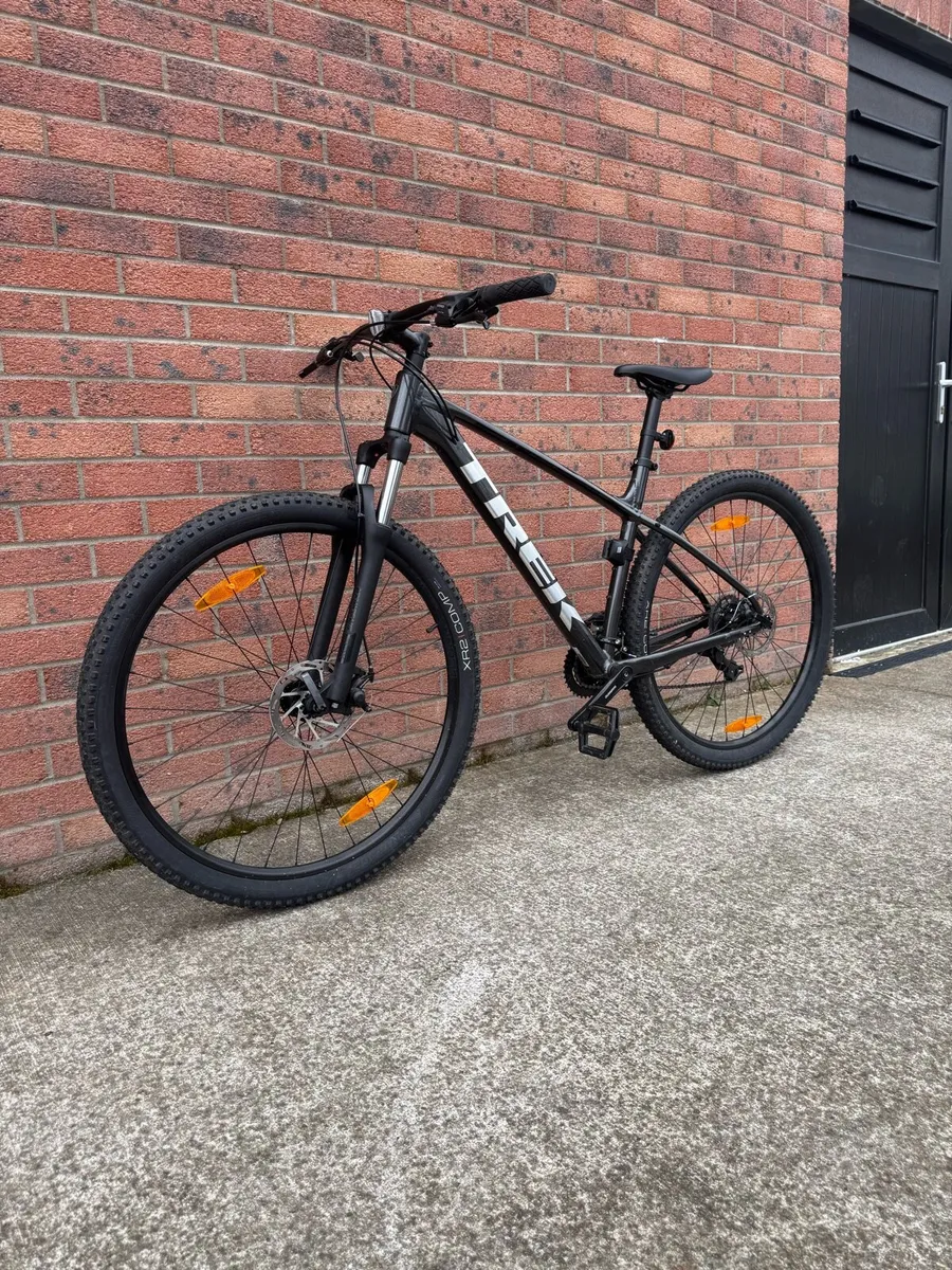 Trek Marlin 4 29” MTB - Image 2