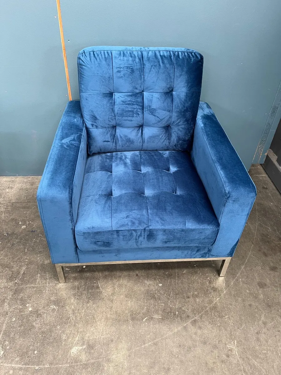 Navy velvet chair - Image 1