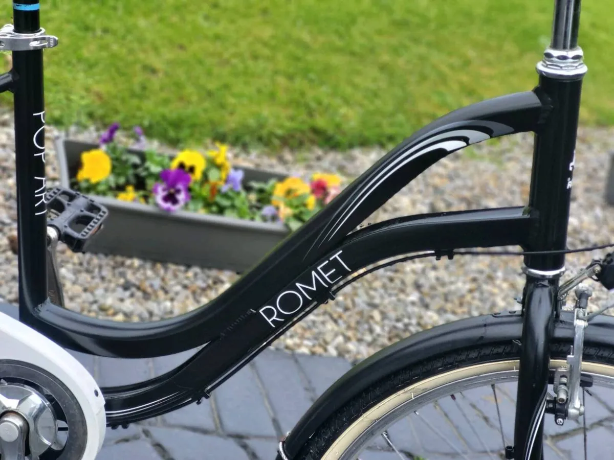 LOVELY LADIES ROMET POP ART BIKE VGC - Image 2