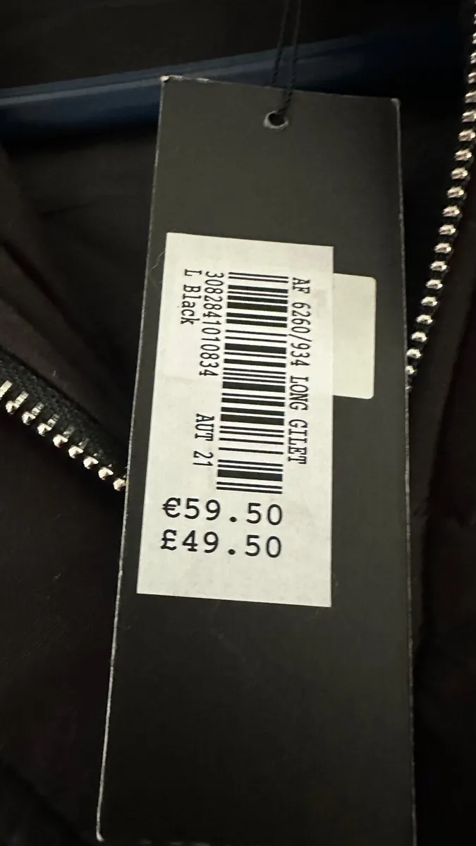 Women’s new gilet large - Image 2