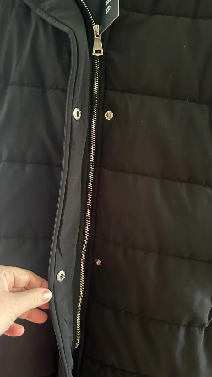 Women’s new gilet large - Image 4