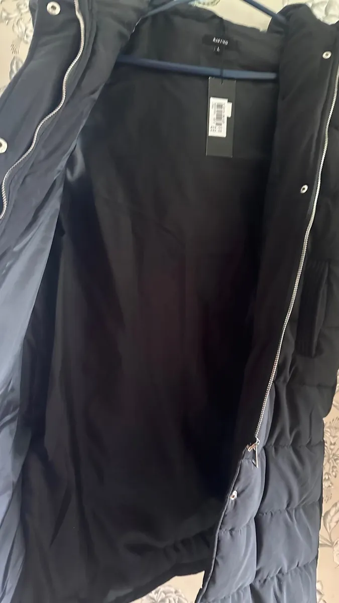 Women’s new gilet large - Image 3