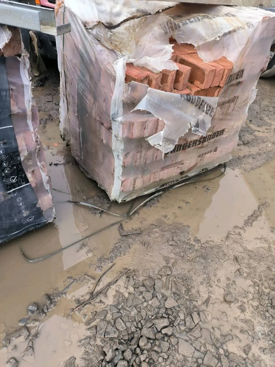 Clay bricks - Image 2