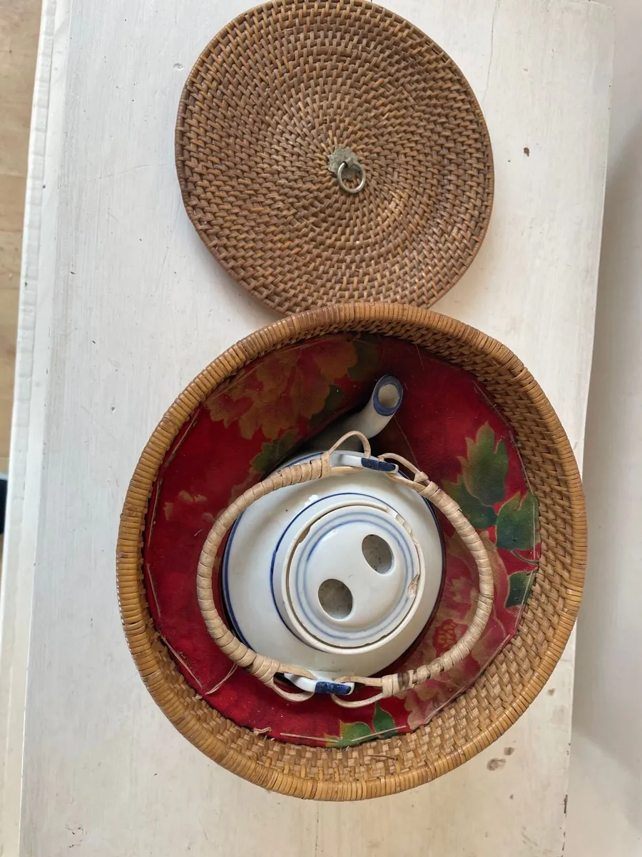Vintage Chinese Tea pot - Image 2