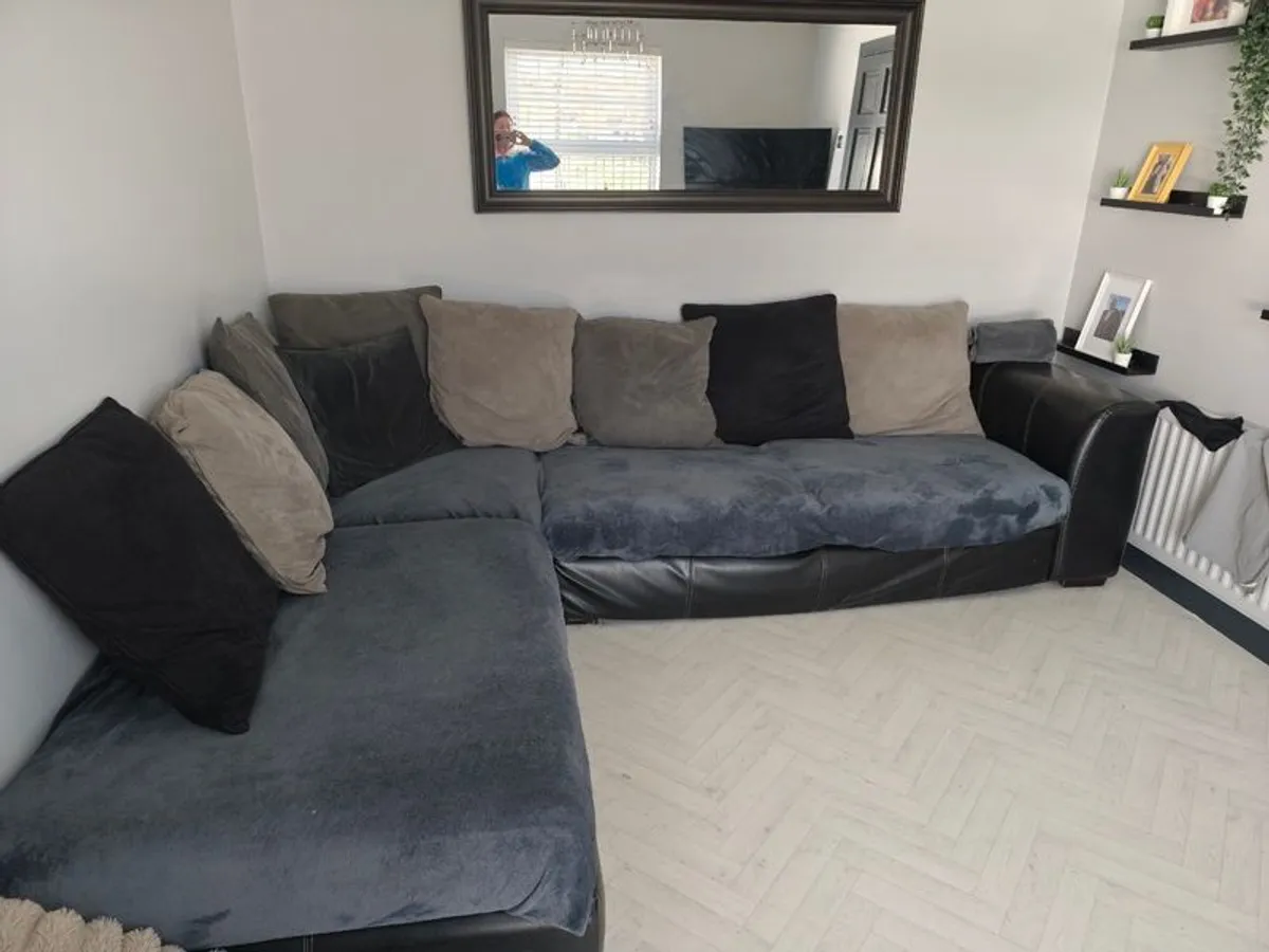 Free Large L Shaped Sofa - Image 4