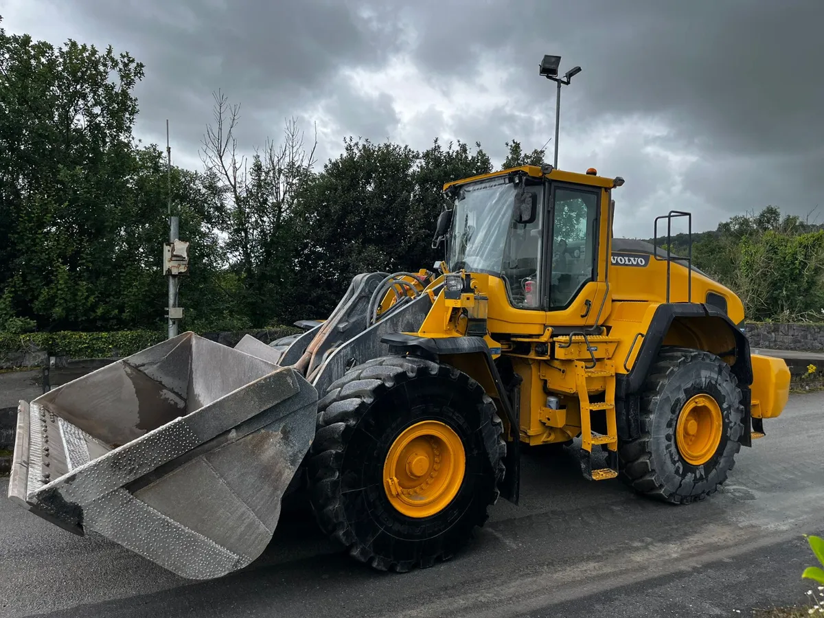 2015 Volvo L180H Loading Shovel - Image 1
