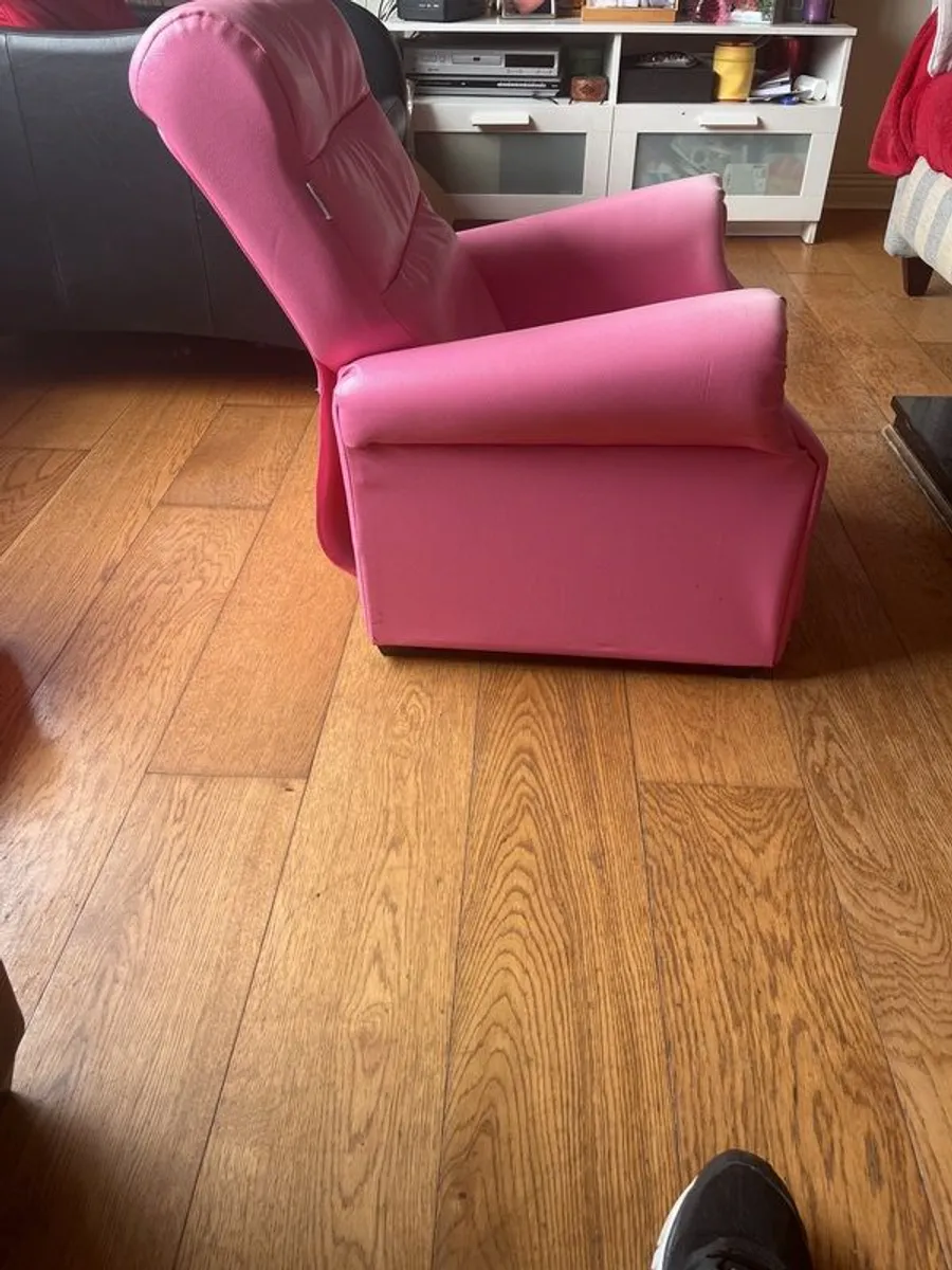 Children's Pink Recliner Chair - Image 2