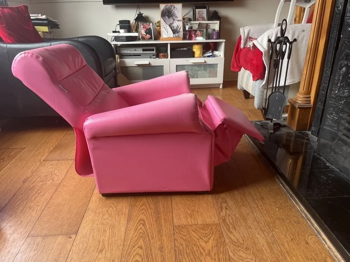 Children's Pink Recliner Chair - Image 3
