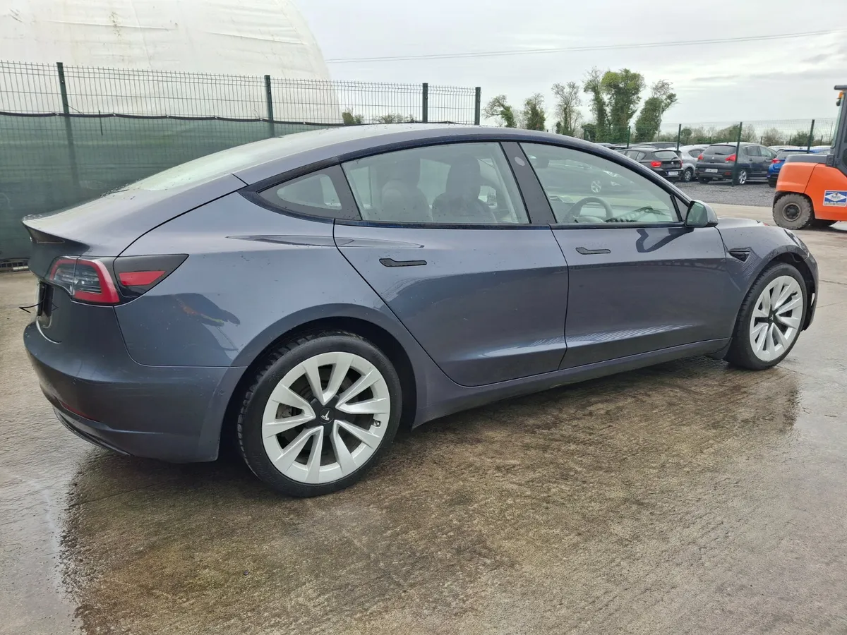 202 Tesla Model 3 Standard Plus 3 - Image 3