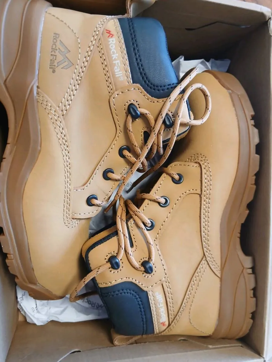 Boots brand new in box - Image 1