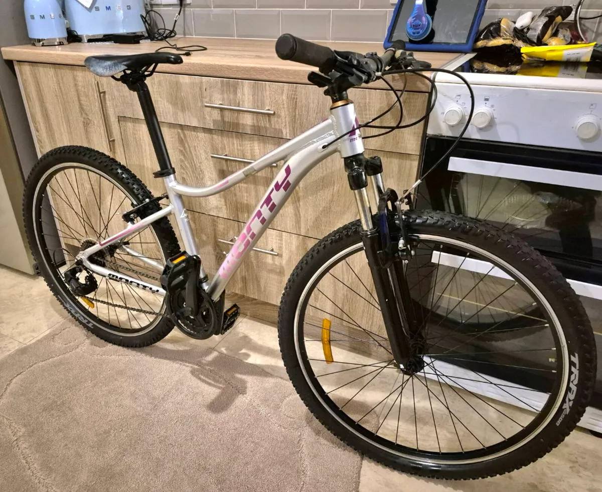 ADULTS MONTY KZ3GIRLS MOUNTAIN BIKE VEE BRAKE 21 G - Image 1