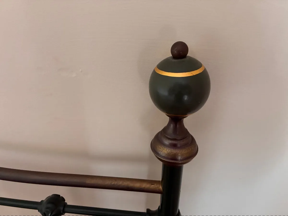 5ft green & gold colored metal headboard - Image 2