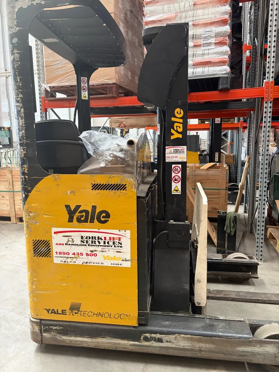 Yale reach truck - Image 1