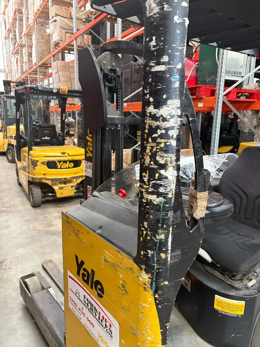 Yale reach truck - Image 3