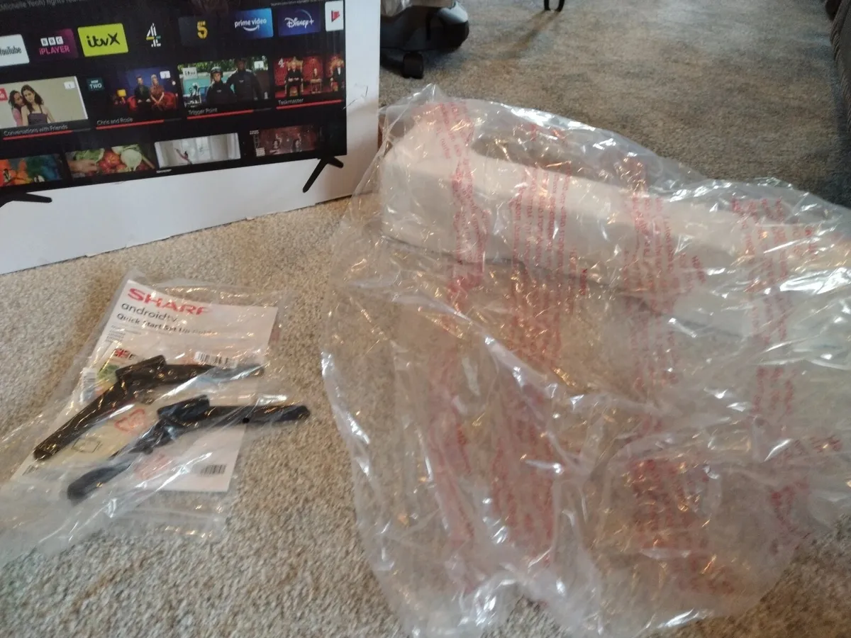 32Inch Smart Android TV €120 - Image 4